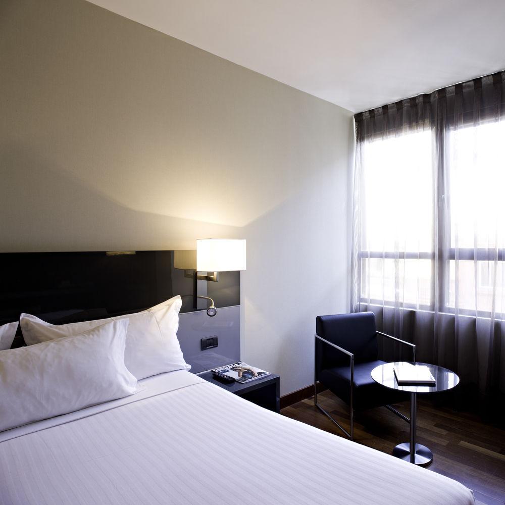 Ac Hotel Avenida De America By Marriott Madrid Exteriör bild