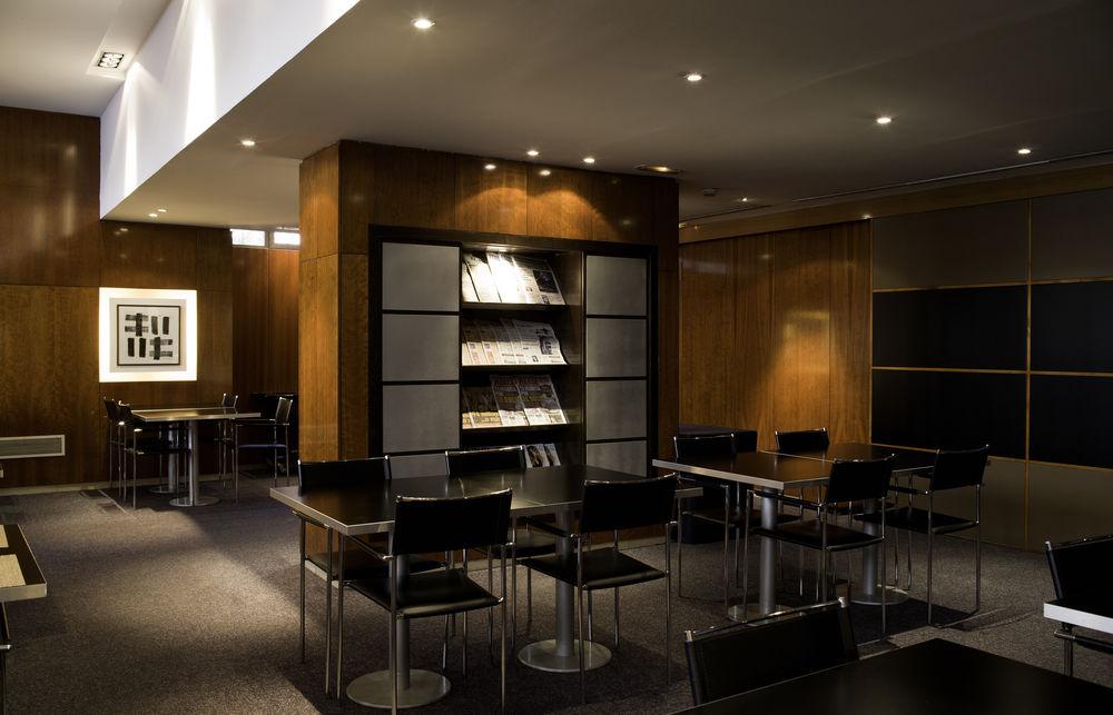 Ac Hotel Avenida De America By Marriott Madrid Exteriör bild