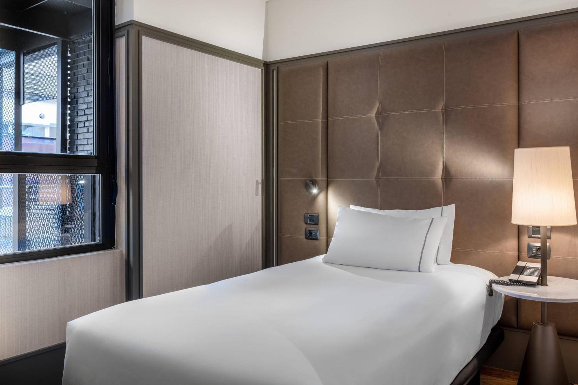 Ac Hotel Avenida De America By Marriott Madrid Exteriör bild