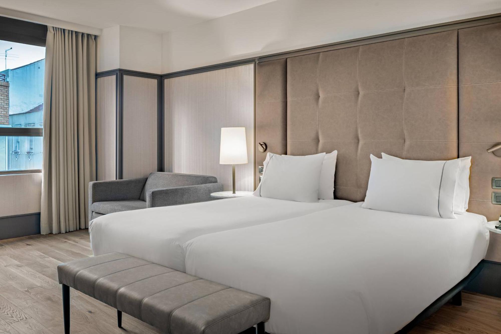 Ac Hotel Avenida De America By Marriott Madrid Exteriör bild